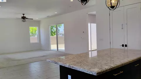 Living - 965 Beaver Pond Loop, Madera, CA 93636 photo 1 of 1