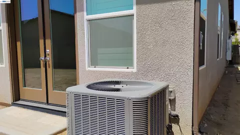Exterior - 965 Beaver Pond Loop, Madera, CA 93636 photo 10 of 11