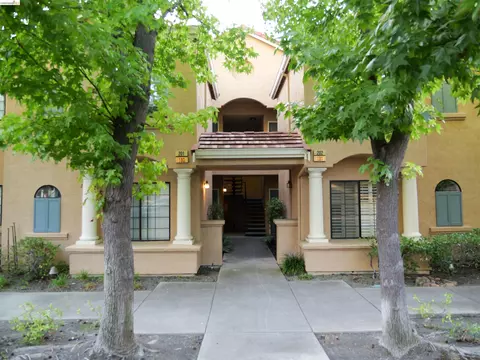 5022 Lakeview Dr #202, San Ramon, CA 94582