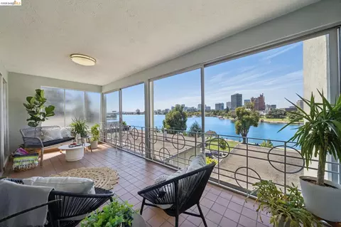 2324 Lakeshore Ave, Oakland, CA 94606