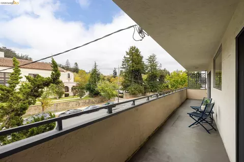 Exterior - 2614 Warring St #9, Berkeley, CA 94704 photo 1 of 9