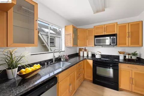 Kitchen - 2614 Warring St #9, Berkeley, CA 94704 photo 1 of 2