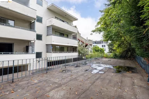 Exterior - 2614 Warring St #9, Berkeley, CA 94704 photo 8 of 9
