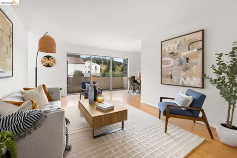 Living - 2614 Warring St #9, Berkeley, CA 94704 photo 1 of 3