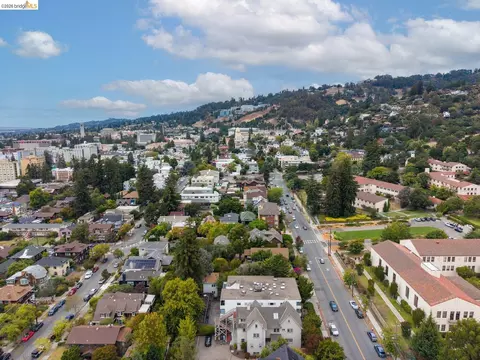 View/Area - 2614 Warring St #9, Berkeley, CA 94704 photo 4 of 5