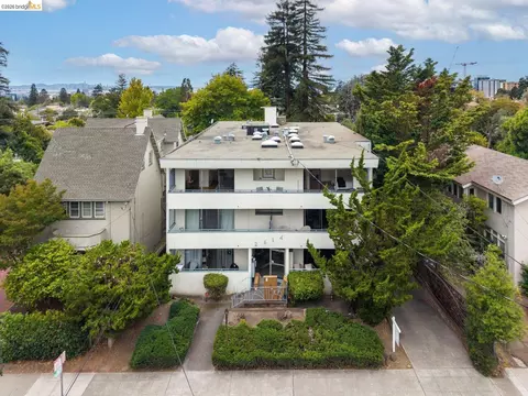 Exterior - 2614 Warring St #9, Berkeley, CA 94704 photo 9 of 9