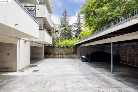Exterior - 2614 Warring St #9, Berkeley, CA 94704 photo 7 of 9
