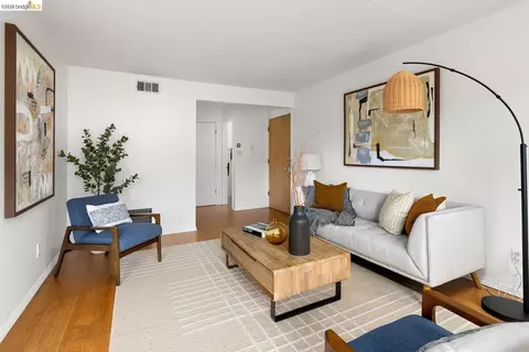 Living - 2614 Warring St #9, Berkeley, CA 94704 photo 2 of 3