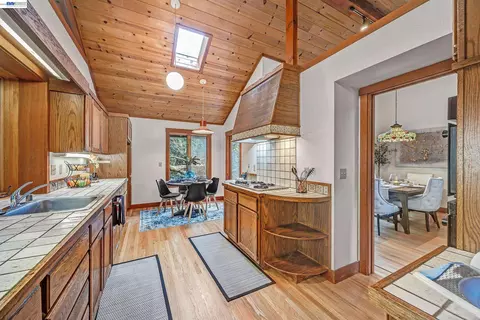 Kitchen - 7360 Claremont Ave, Berkeley, CA 94705 photo 2 of 4