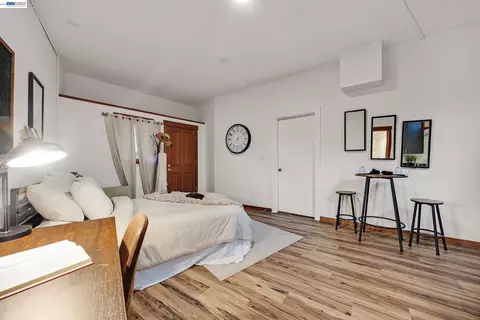 Bedroom - 7360 Claremont Ave, Berkeley, CA 94705 photo 7 of 7