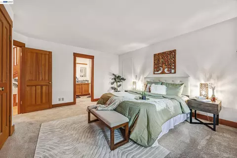 Bedroom - 7360 Claremont Ave, Berkeley, CA 94705 photo 3 of 7