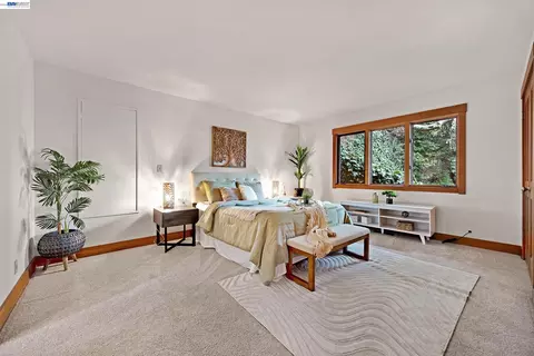 Bedroom - 7360 Claremont Ave, Berkeley, CA 94705 photo 1 of 7