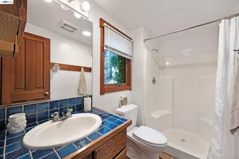Bath - 7360 Claremont Ave, Berkeley, CA 94705 photo 4 of 4