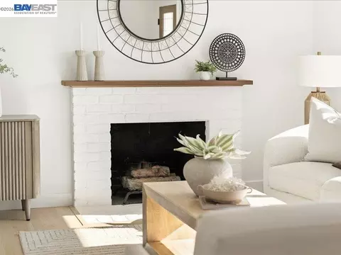Living - 7654 Brighton Dr, Dublin, CA 94568 photo 2 of 6