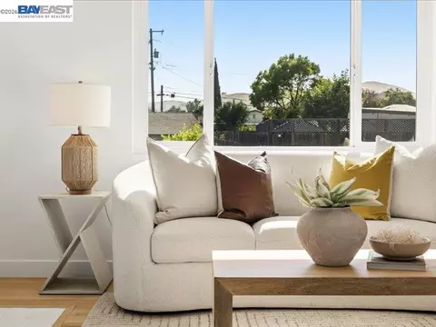 Living - 7654 Brighton Dr, Dublin, CA 94568 photo 4 of 6