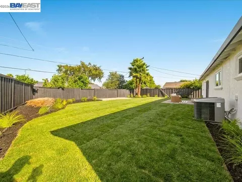 Exterior - 7654 Brighton Dr, Dublin, CA 94568 photo 7 of 12