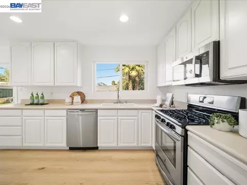 Kitchen - 7654 Brighton Dr, Dublin, CA 94568 photo 6 of 6