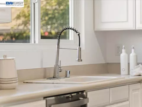 Kitchen - 7654 Brighton Dr, Dublin, CA 94568 photo 5 of 6