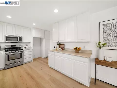 Kitchen - 7654 Brighton Dr, Dublin, CA 94568 photo 3 of 6