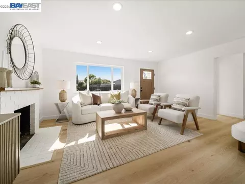 Living - 7654 Brighton Dr, Dublin, CA 94568 photo 3 of 6