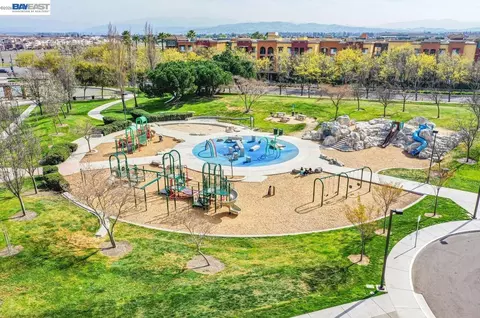 View/Area - 3063 Ridgefield Ct, Dublin, CA 94568 photo 15 of 17