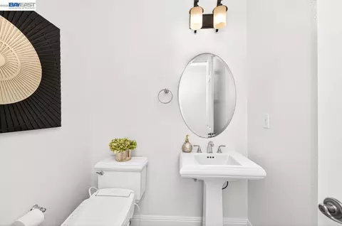Bath - 3063 Ridgefield Ct, Dublin, CA 94568 photo 3 of 5