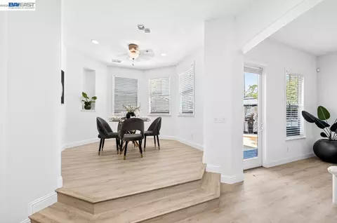 Dining - 3063 Ridgefield Ct, Dublin, CA 94568 photo 3 of 3