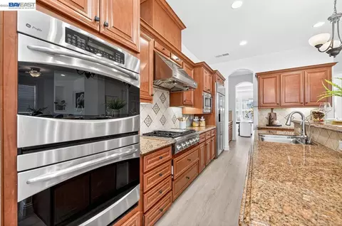 Kitchen - 3063 Ridgefield Ct, Dublin, CA 94568 photo 4 of 6