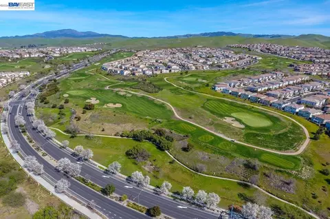 View/Area - 3063 Ridgefield Ct, Dublin, CA 94568 photo 7 of 17