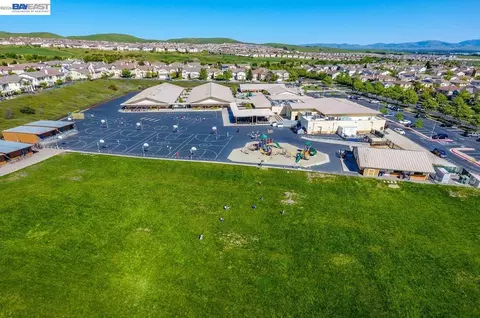 View/Area - 3063 Ridgefield Ct, Dublin, CA 94568 photo 4 of 17