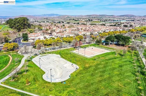View/Area - 3063 Ridgefield Ct, Dublin, CA 94568 photo 13 of 17