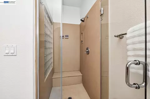 Bath - 3063 Ridgefield Ct, Dublin, CA 94568 photo 2 of 5