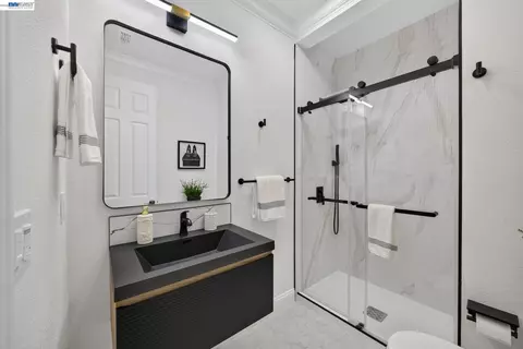 Bath - 3063 Ridgefield Ct, Dublin, CA 94568 photo 1 of 9