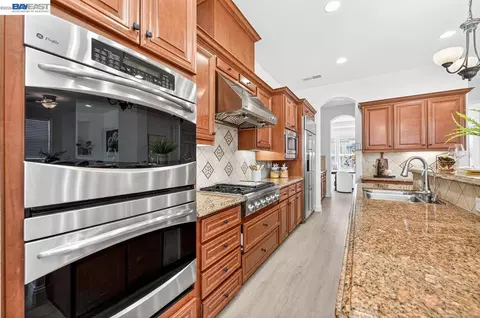 Kitchen - 3063 Ridgefield Ct, Dublin, CA 94568 photo 6 of 6