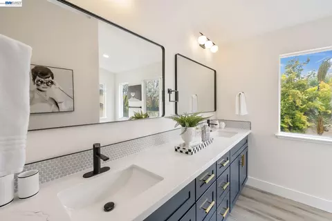Bath - 5089 Winterbrook Ave, Dublin, CA 94568 photo 4 of 5
