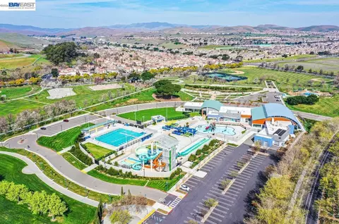 View/Area - 5089 Winterbrook Ave, Dublin, CA 94568 photo 6 of 10