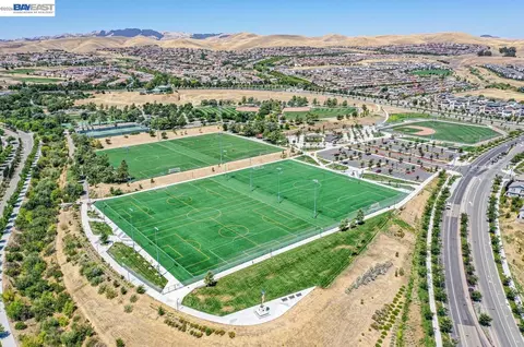 View/Area - 5089 Winterbrook Ave, Dublin, CA 94568 photo 9 of 10