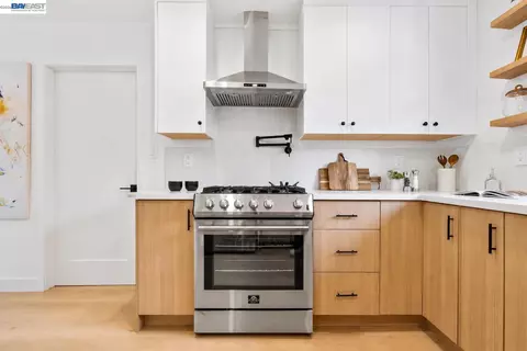 Kitchen - 24 Casper St, Milpitas, CA 95035 photo 5 of 5