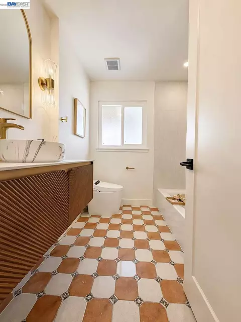 Bath - 24 Casper St, Milpitas, CA 95035 photo 3 of 8