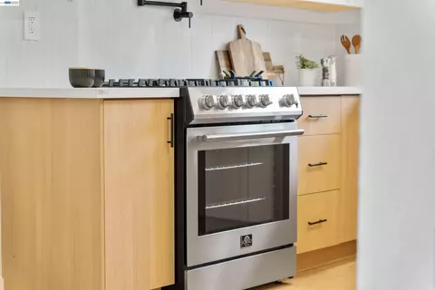 Kitchen - 24 Casper St, Milpitas, CA 95035 photo 4 of 5