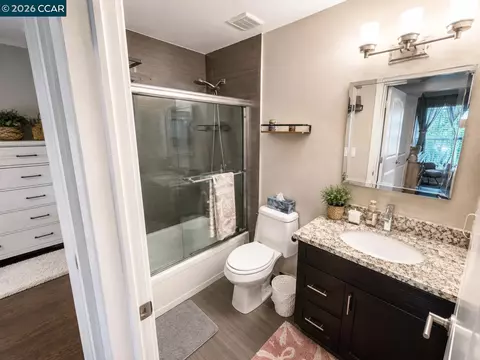 Bath - 1544 Bailey Rd #40, Concord, CA 94521 photo 1 of 2