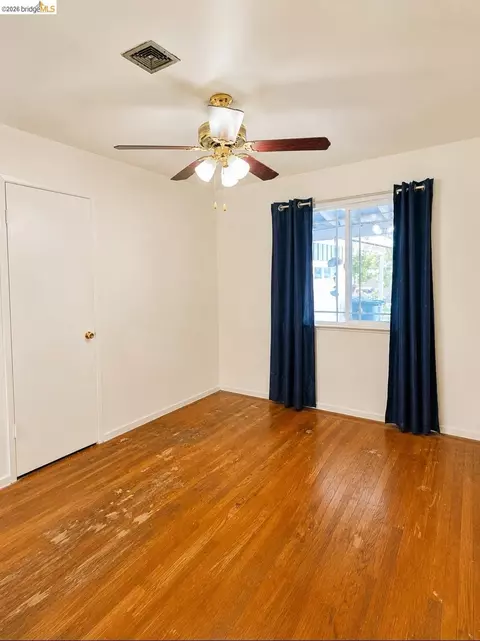 Bedroom - 1480 Delwood St, Vallejo, CA 94591 photo 2 of 4