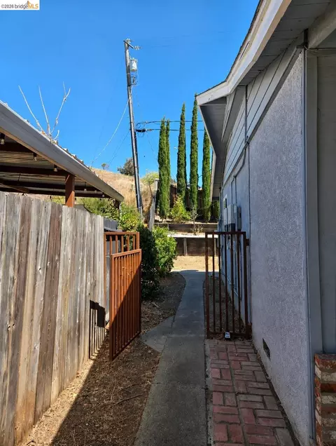 Exterior - 1480 Delwood St, Vallejo, CA 94591 photo 7 of 7