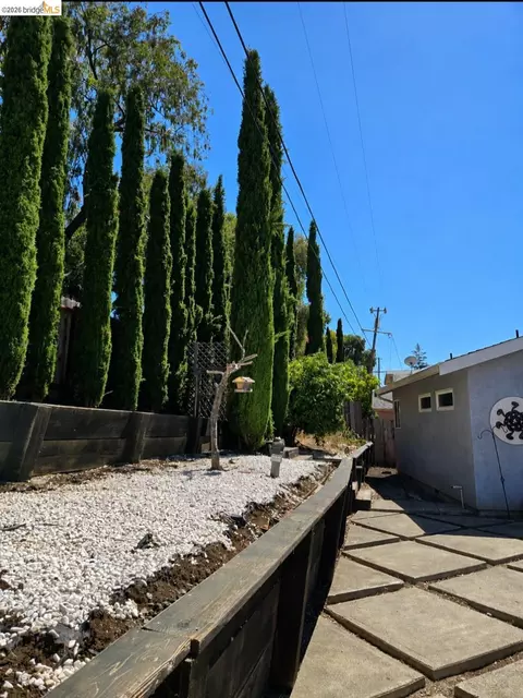 Exterior - 1480 Delwood St, Vallejo, CA 94591 photo 4 of 7