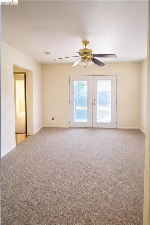 Living - 1480 Delwood St, Vallejo, CA 94591 photo 4 of 4