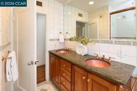 Bath - 4053 Marianne Dr, Lafayette, CA 94549 photo 1 of 2