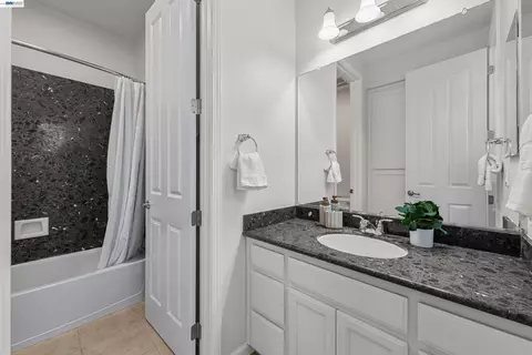 Bath - 4731 Malayan St, San Ramon, CA 94582 photo 4 of 4