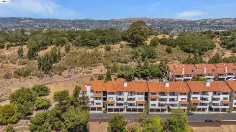 View/Area - 22012 Sevilla Rd #95, Hayward, CA 94541 photo 5 of 6