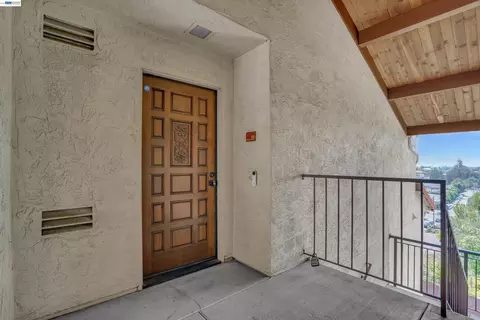 Entry Way - 22012 Sevilla Rd #95, Hayward, CA 94541 photo 1 of 2