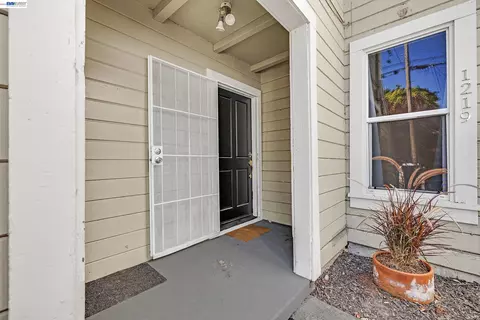 Entry Way - 1221 Campbell, Oakland, CA 94607 photo 2 of 2